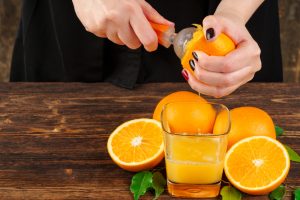 Beneficiile sucului de portocale în reducerea febrei